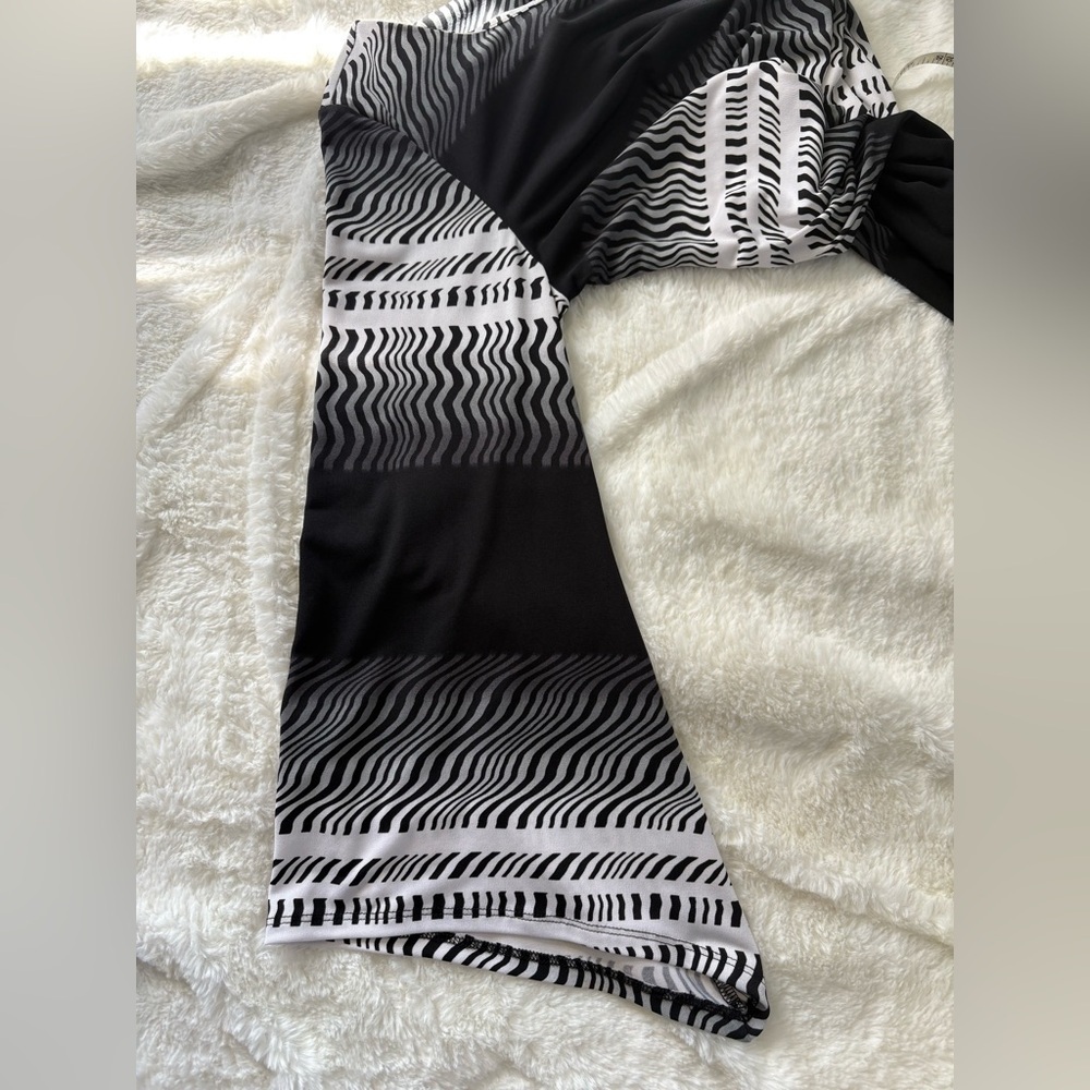 Emma & Michelle Black & White Abstract Stripe Tunic 3/4 Sleeve Boat Neck Sz:Smal - Picture 9 of 10